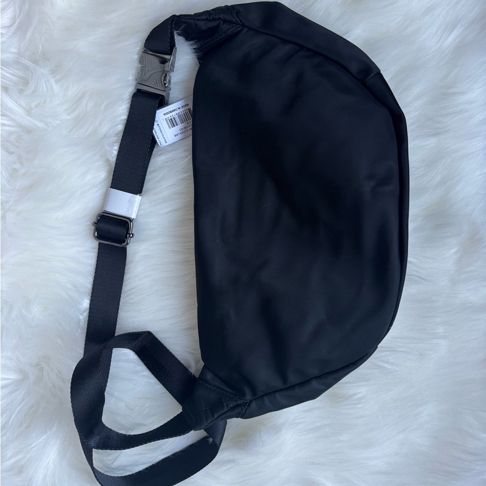 Stoney Clover Lane Classic Jumbo Fanny Pack Black NWT - Picture 3 of 5